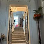 Abbey View Townhouse בית הארחה 4*