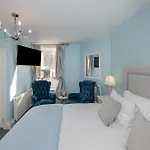 בית הארחה Abbey View Townhouse יוגאל