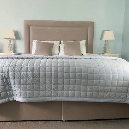 Гостевой дом Abbey View Townhouse Йол