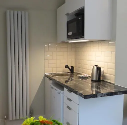 Abbey View Townhouse 4* יוגאל