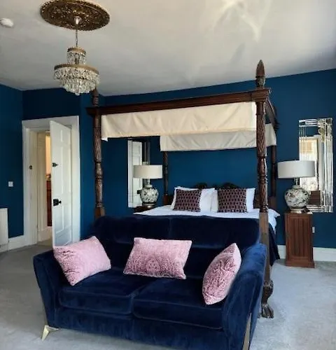 Гостевой дом Abbey View Townhouse