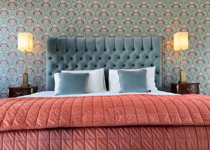 Abbey View Townhouse 4* יוגאל