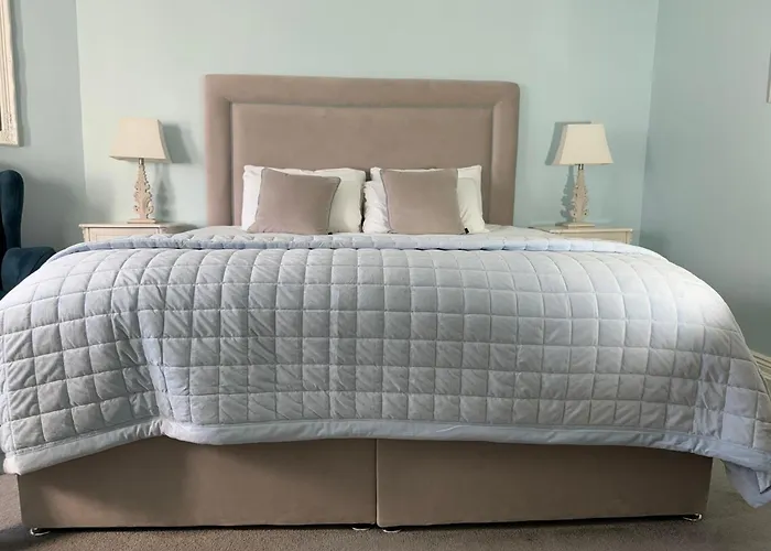 Гостевой дом Abbey View Townhouse Йол