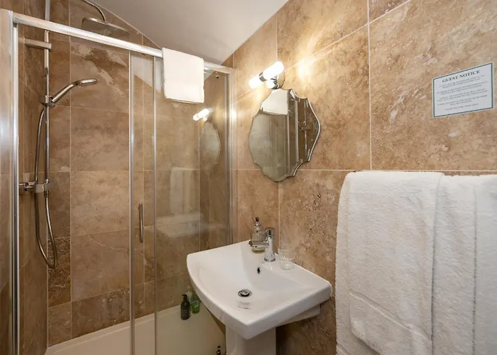 Abbey View Townhouse 4* يوغال
