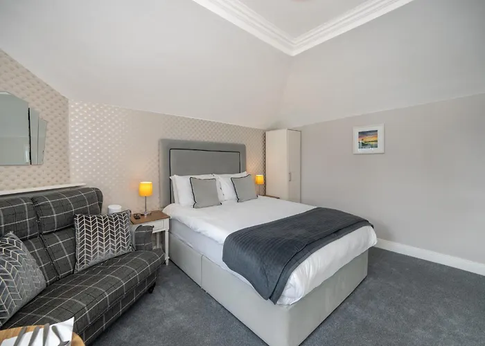 Abbey View Townhouse بيت ضيافة 4*