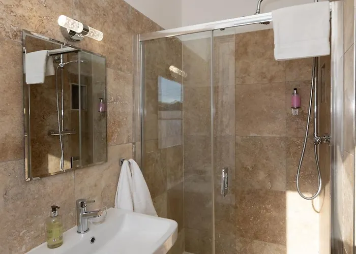 بيت ضيافة Abbey View Townhouse